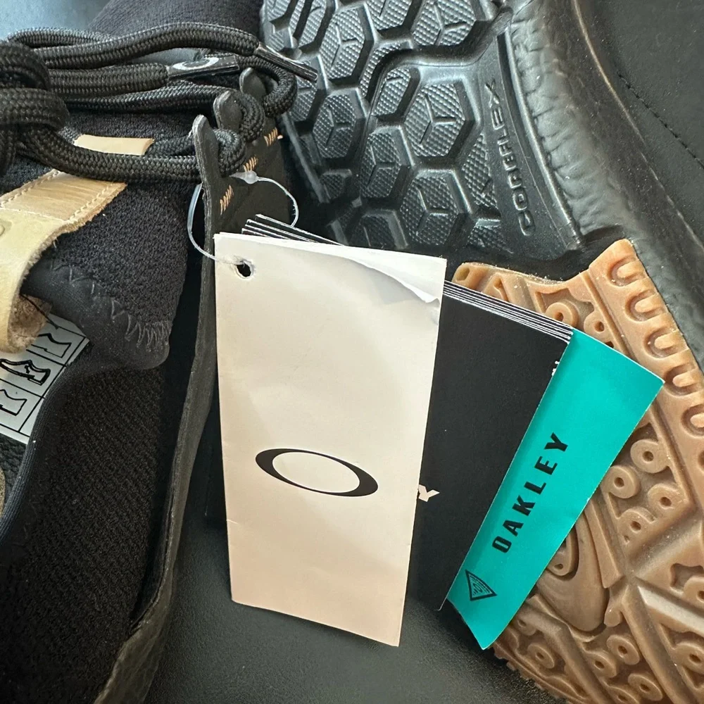 Oakley Men's Black and Brown Sneakers new size 9.5 with tags no box - Picture 9 of 10